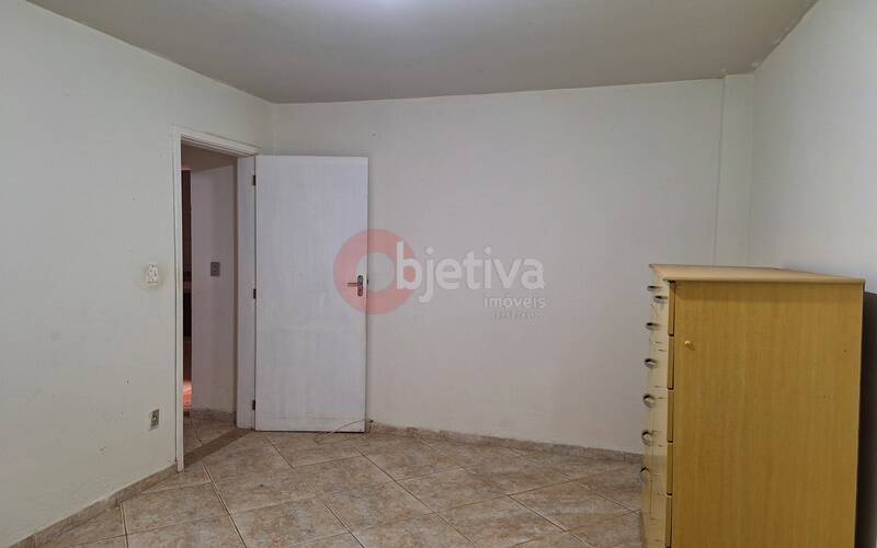 Casa à venda com 6 quartos, 128m² - Foto 24