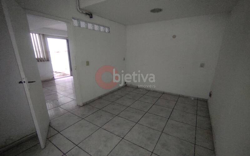 Casa à venda com 12 quartos, 237m² - Foto 25