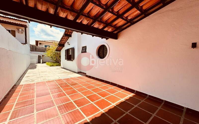 Casa à venda com 2 quartos, 360m² - Foto 5