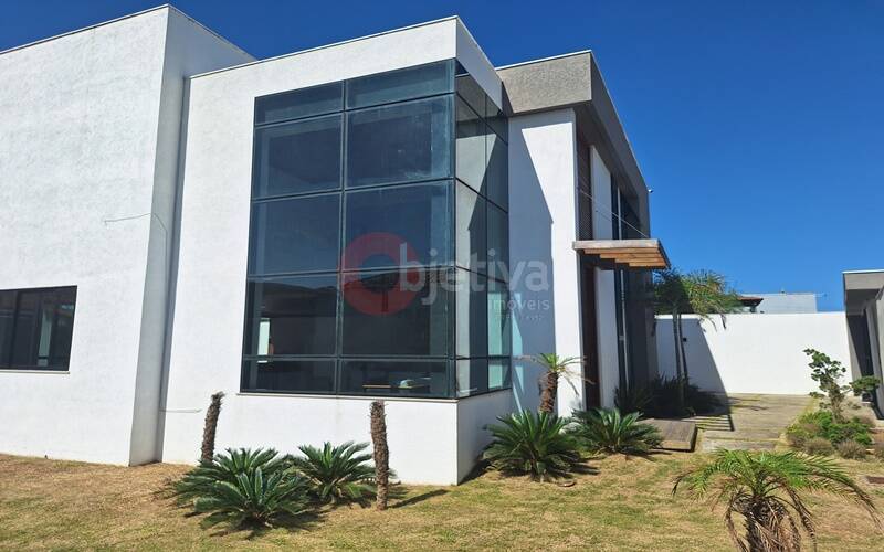 Casa à venda com 4 quartos, 250m² - Foto 4