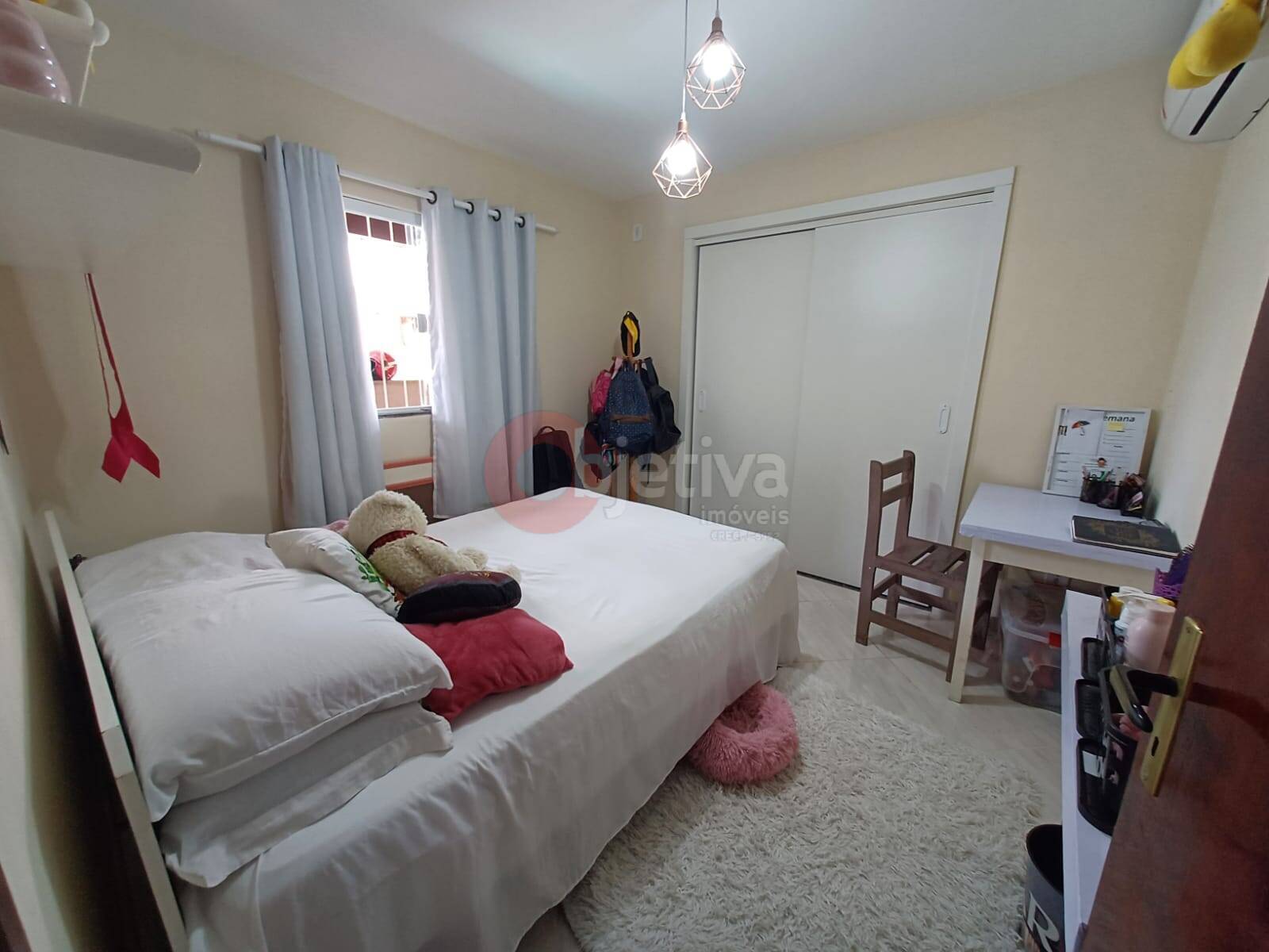 Casa à venda com 2 quartos, 110m² - Foto 9