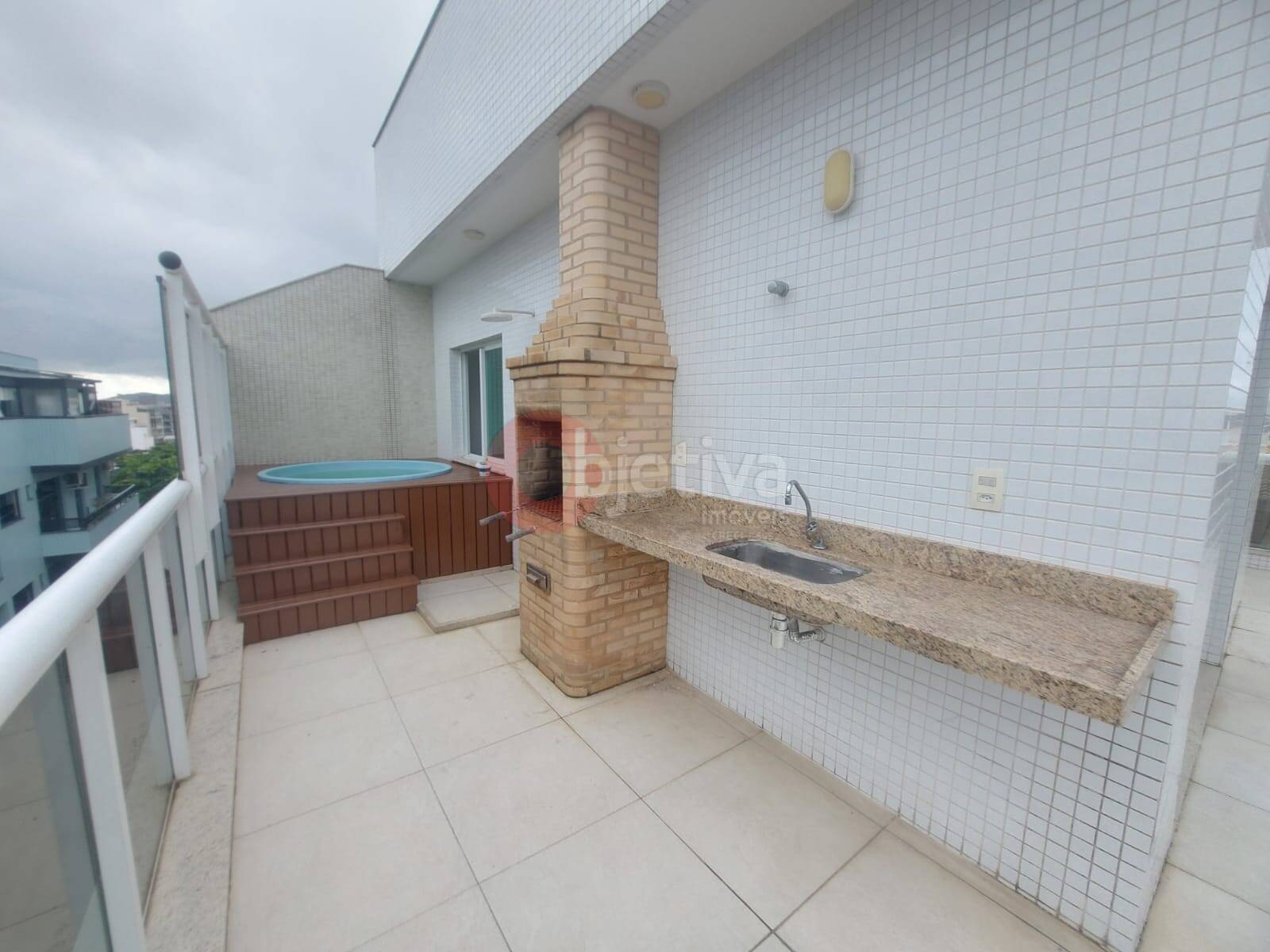 Cobertura à venda com 3 quartos, 220m² - Foto 1