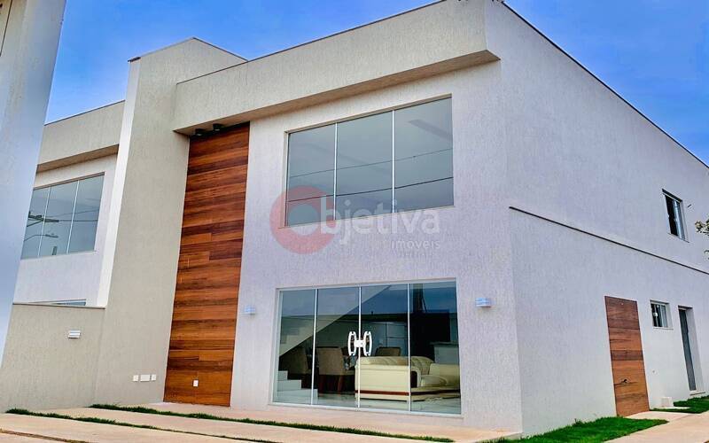 Casa à venda com 2 quartos, 80m² - Foto 1