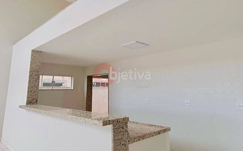 Casa à venda com 2 quartos, 80m² - Foto 13