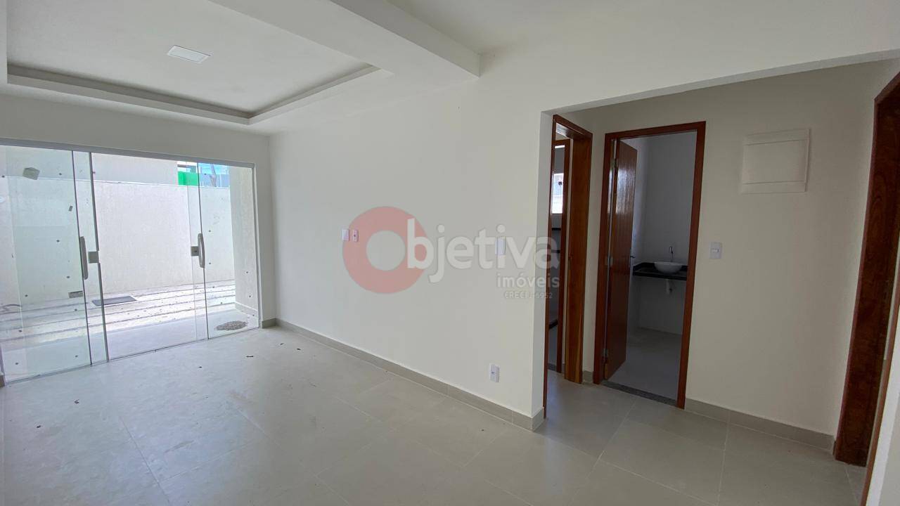 Casa à venda com 2 quartos, 70m² - Foto 8