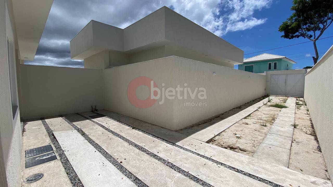 Casa à venda com 2 quartos, 70m² - Foto 2