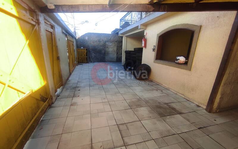 Casa à venda com 4 quartos, 300m² - Foto 15