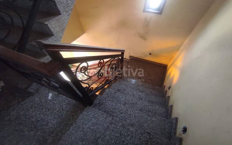 Casa à venda com 4 quartos, 300m² - Foto 18