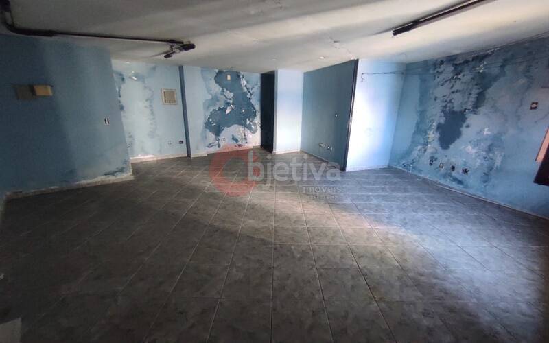 Casa à venda com 4 quartos, 300m² - Foto 41