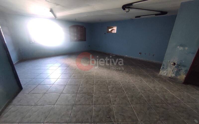 Casa à venda com 4 quartos, 300m² - Foto 40