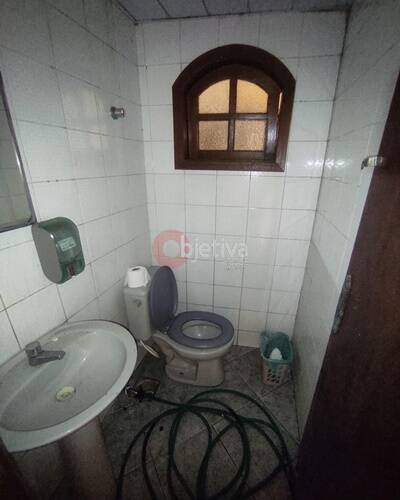 Casa à venda com 4 quartos, 300m² - Foto 36