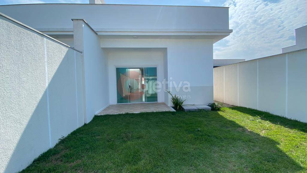 Casa à venda com 3 quartos, 120m² - Foto 1