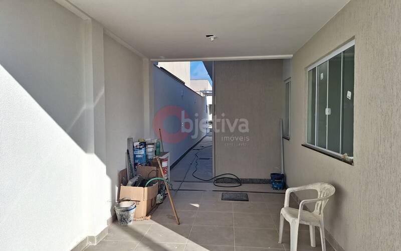 Casa à venda com 3 quartos, 150m² - Foto 3