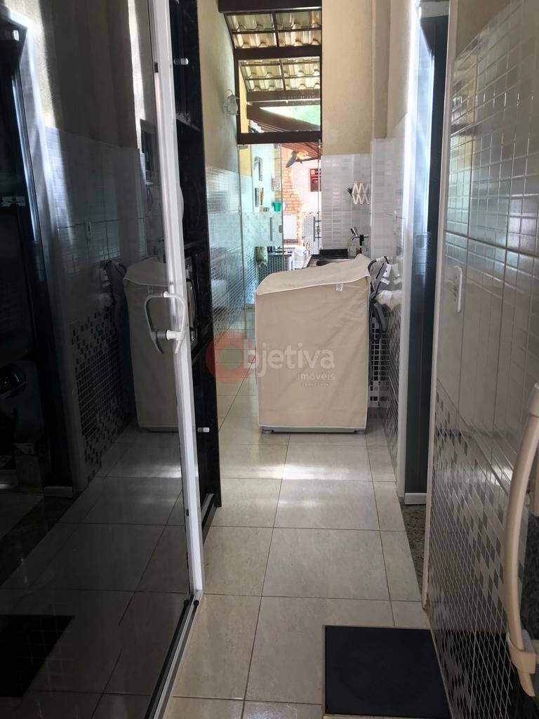 Casa à venda com 4 quartos, 200m² - Foto 13