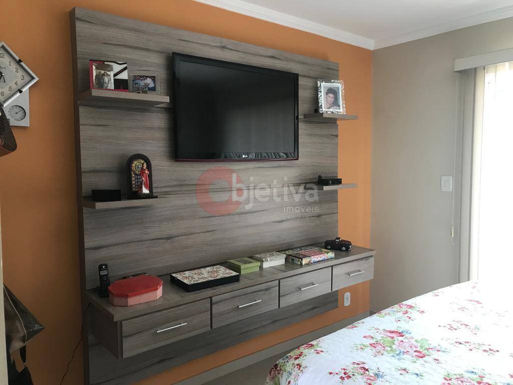 Casa à venda com 4 quartos, 200m² - Foto 17