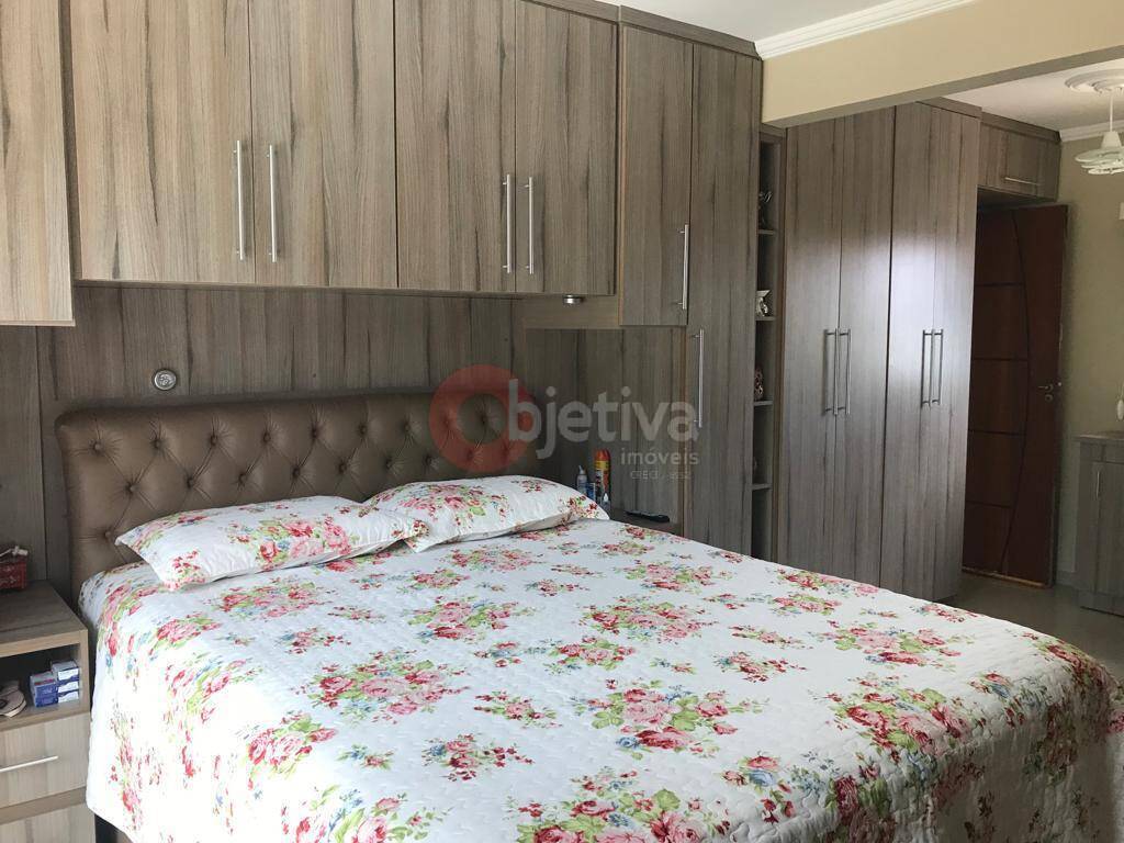 Casa à venda com 4 quartos, 200m² - Foto 18