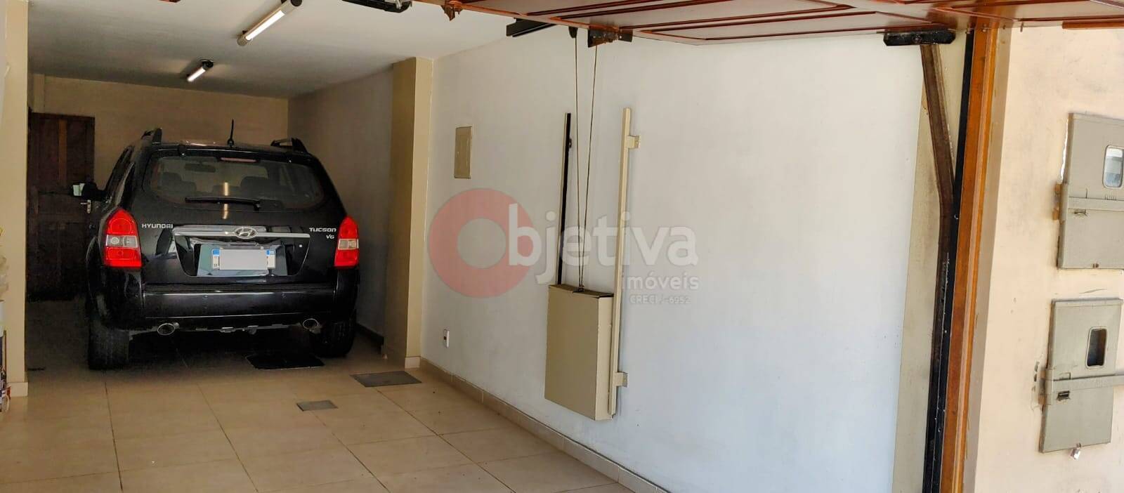 Casa à venda com 3 quartos, 210m² - Foto 2