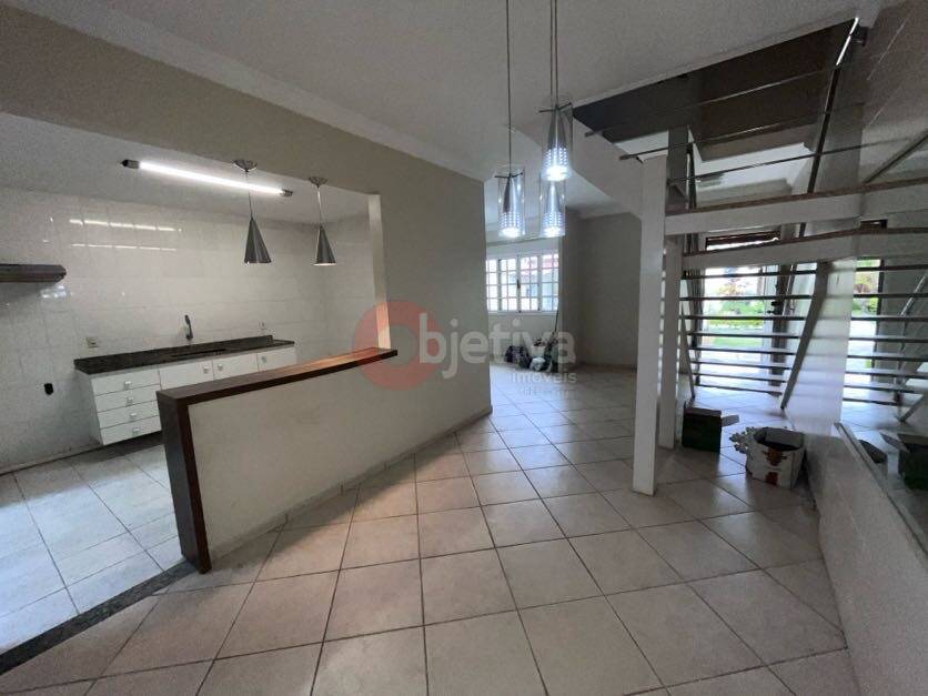 Casa à venda com 3 quartos, 110m² - Foto 10