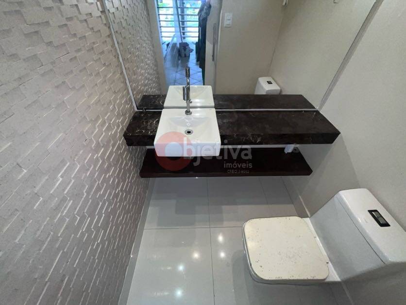 Casa à venda com 3 quartos, 110m² - Foto 11