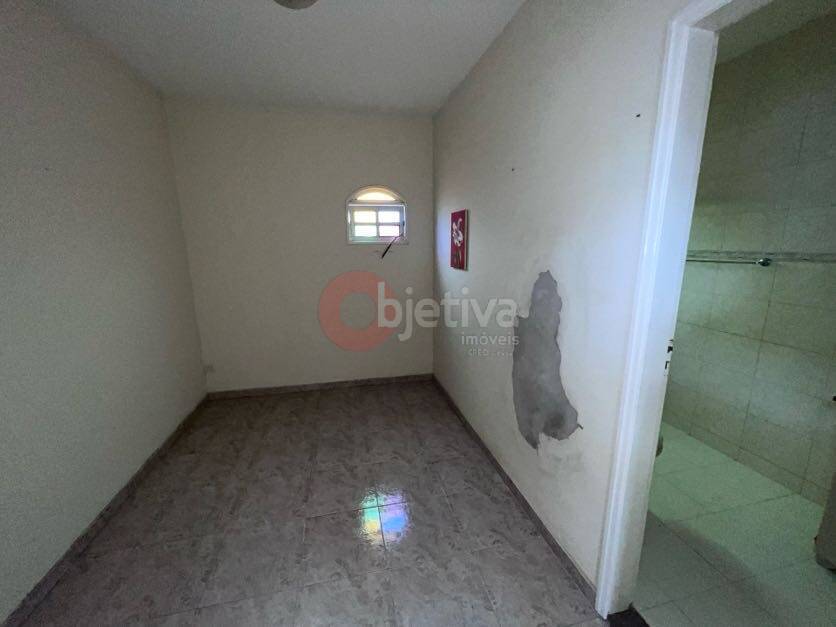 Casa à venda com 4 quartos, 192m² - Foto 28