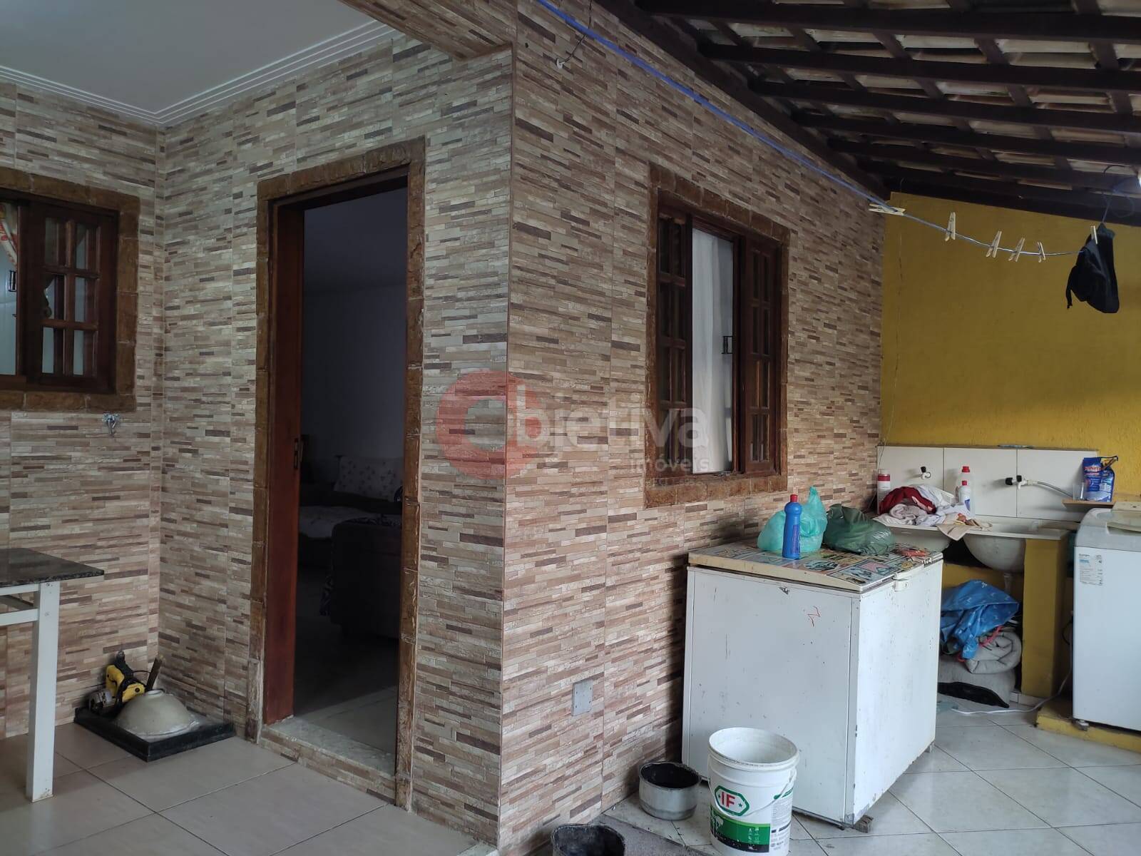 Casa à venda com 2 quartos, 200m² - Foto 2