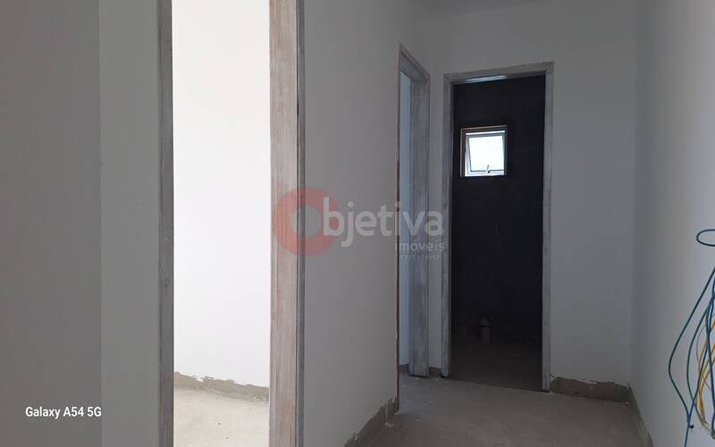 Casa à venda com 4 quartos, 105m² - Foto 8