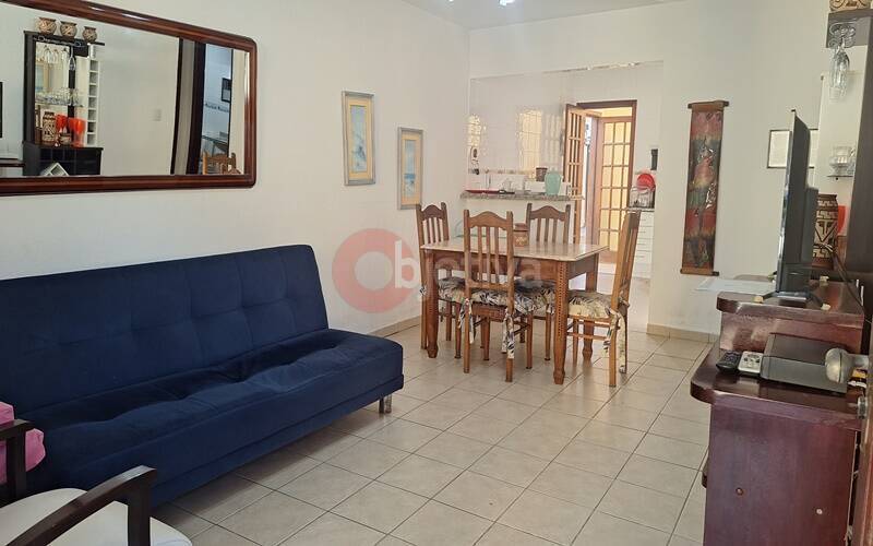 Casa à venda com 2 quartos, 70m² - Foto 2