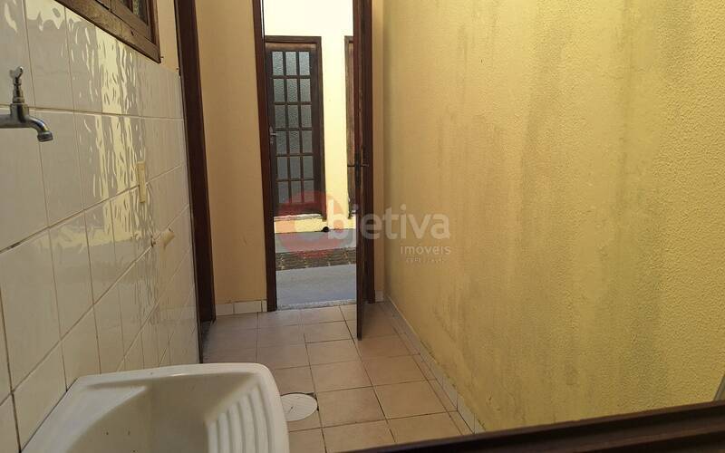 Casa à venda com 2 quartos, 70m² - Foto 15