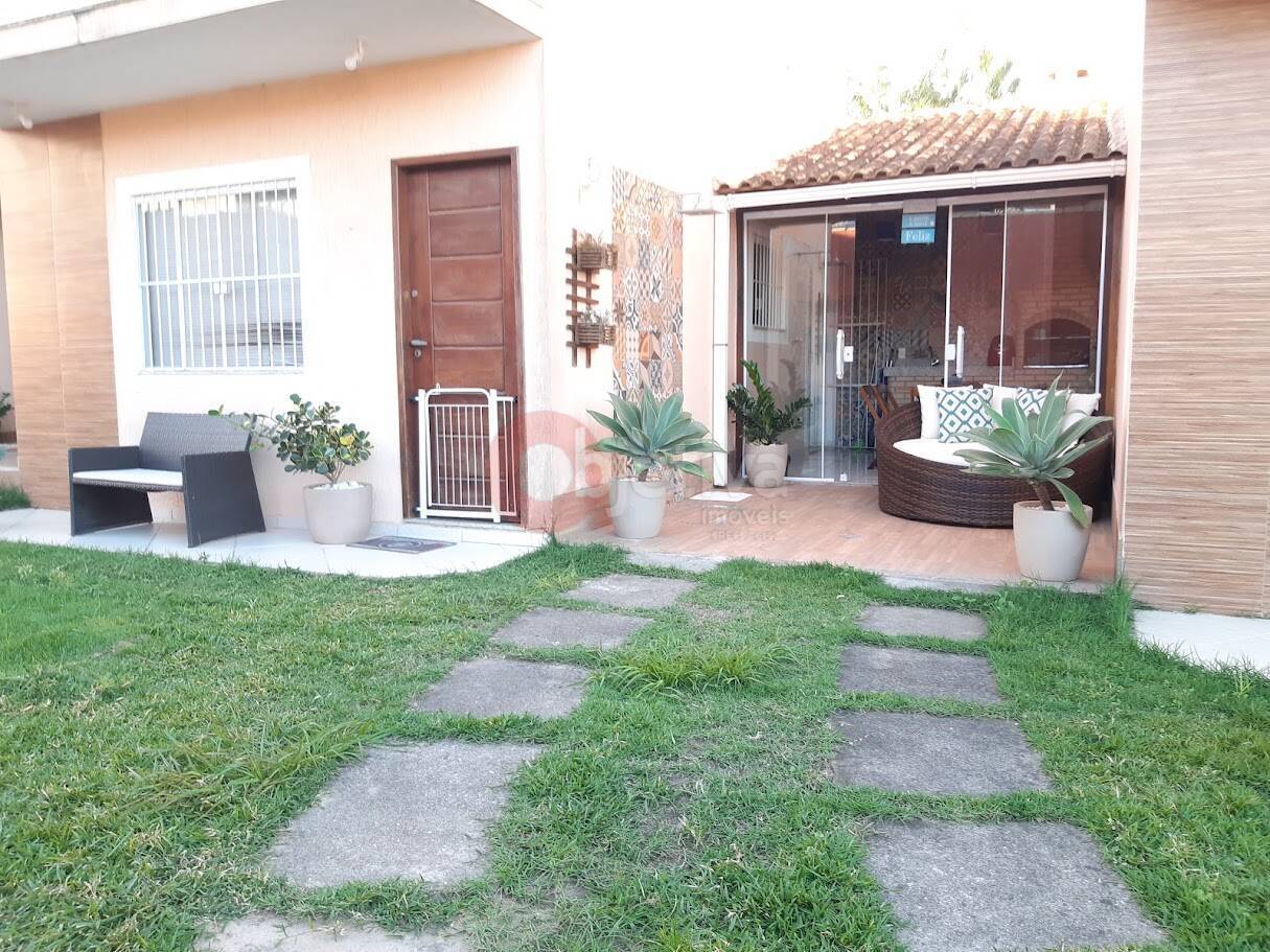 Casa à venda com 2 quartos, 60m² - Foto 4