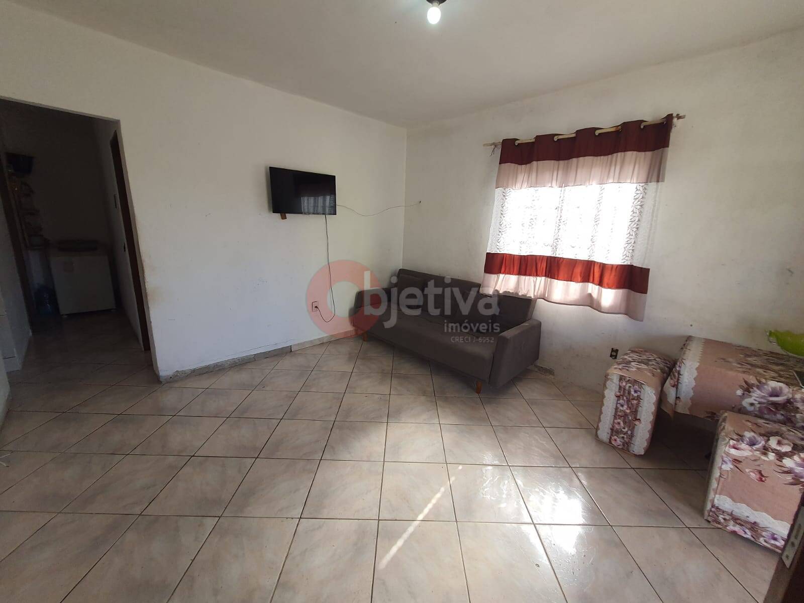 Casa à venda com 2 quartos, 70m² - Foto 4