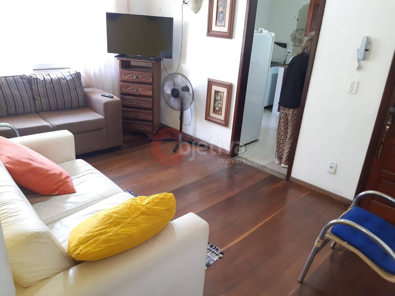 Apartamento à venda com 2 quartos, 70m² - Foto 2