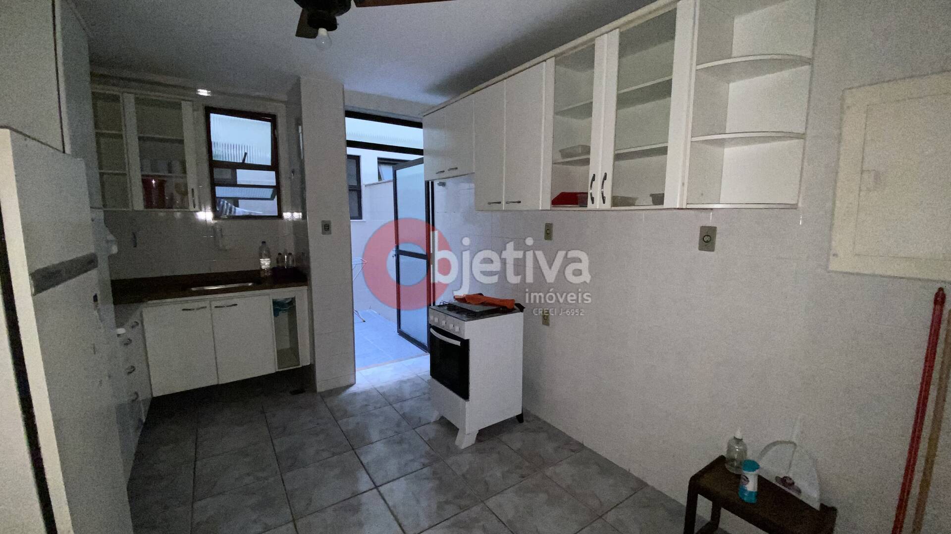 Apartamento à venda com 3 quartos, 128m² - Foto 4