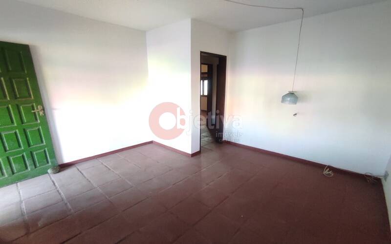 Casa à venda com 2 quartos, 360m² - Foto 4