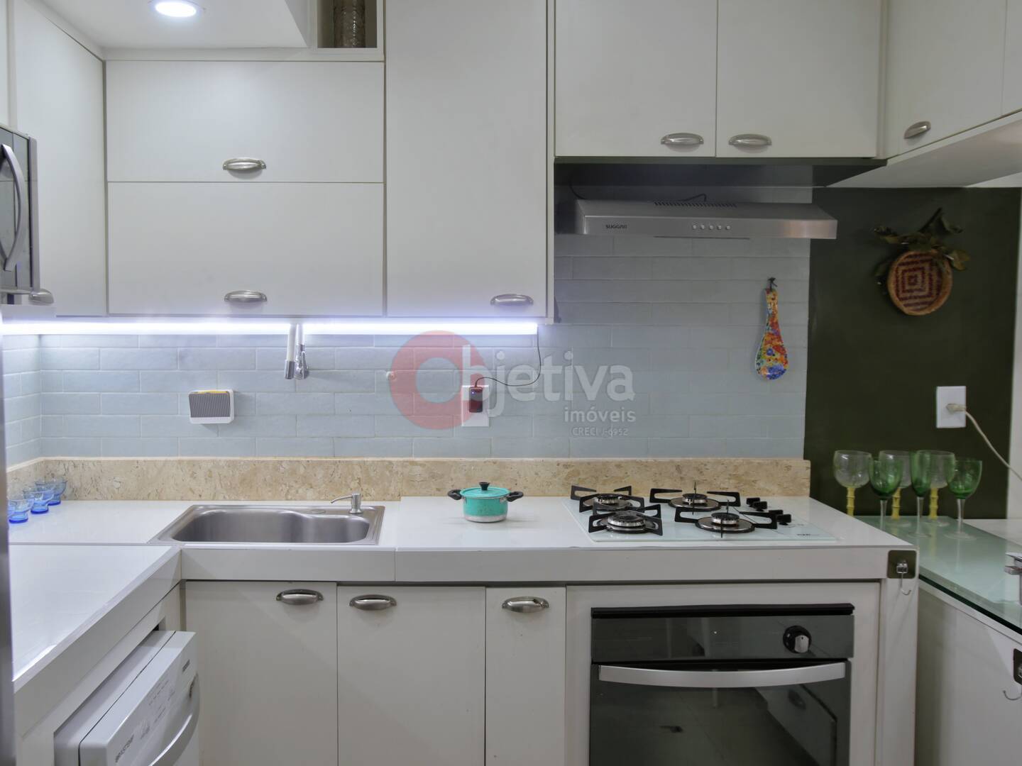 Casa à venda com 2 quartos, 60m² - Foto 6