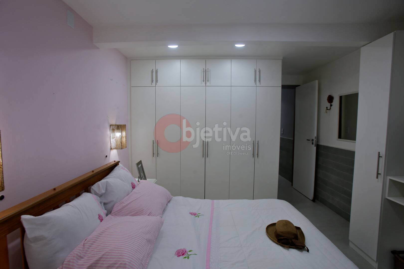 Casa à venda com 2 quartos, 60m² - Foto 11