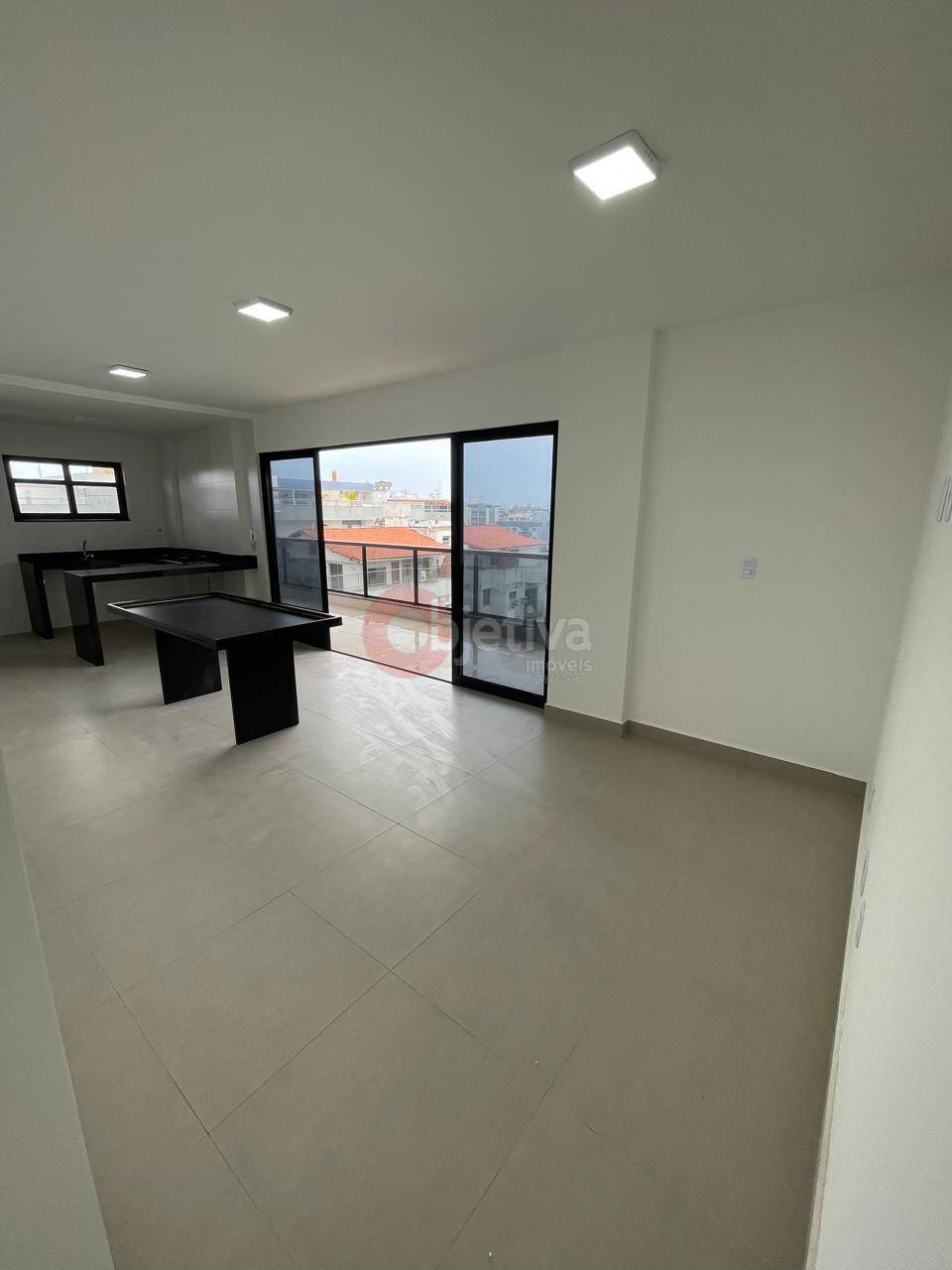 Apartamento à venda com 2 quartos, 103m² - Foto 1