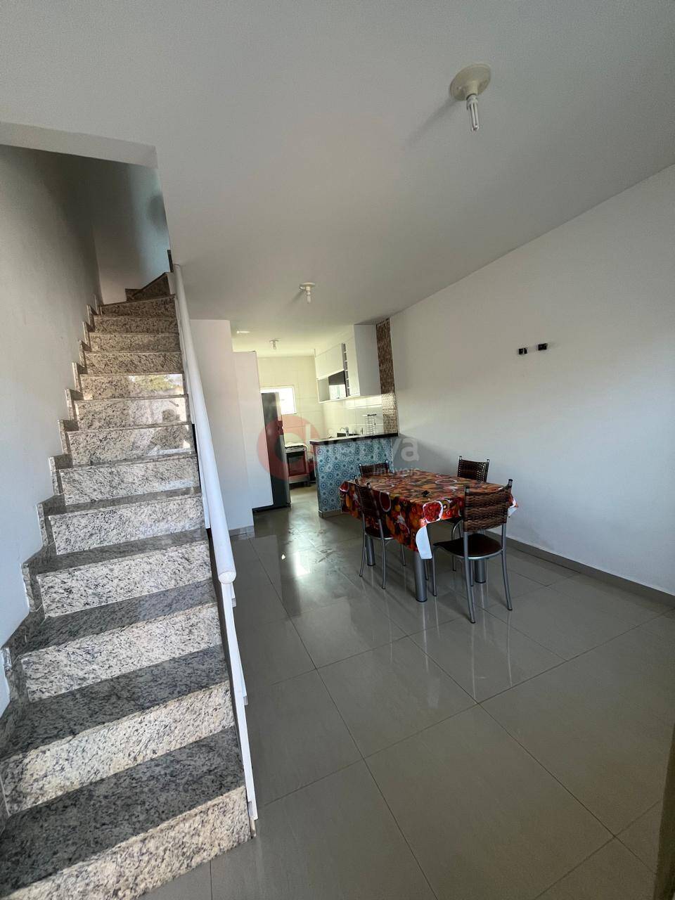 Casa à venda com 2 quartos, 140m² - Foto 1