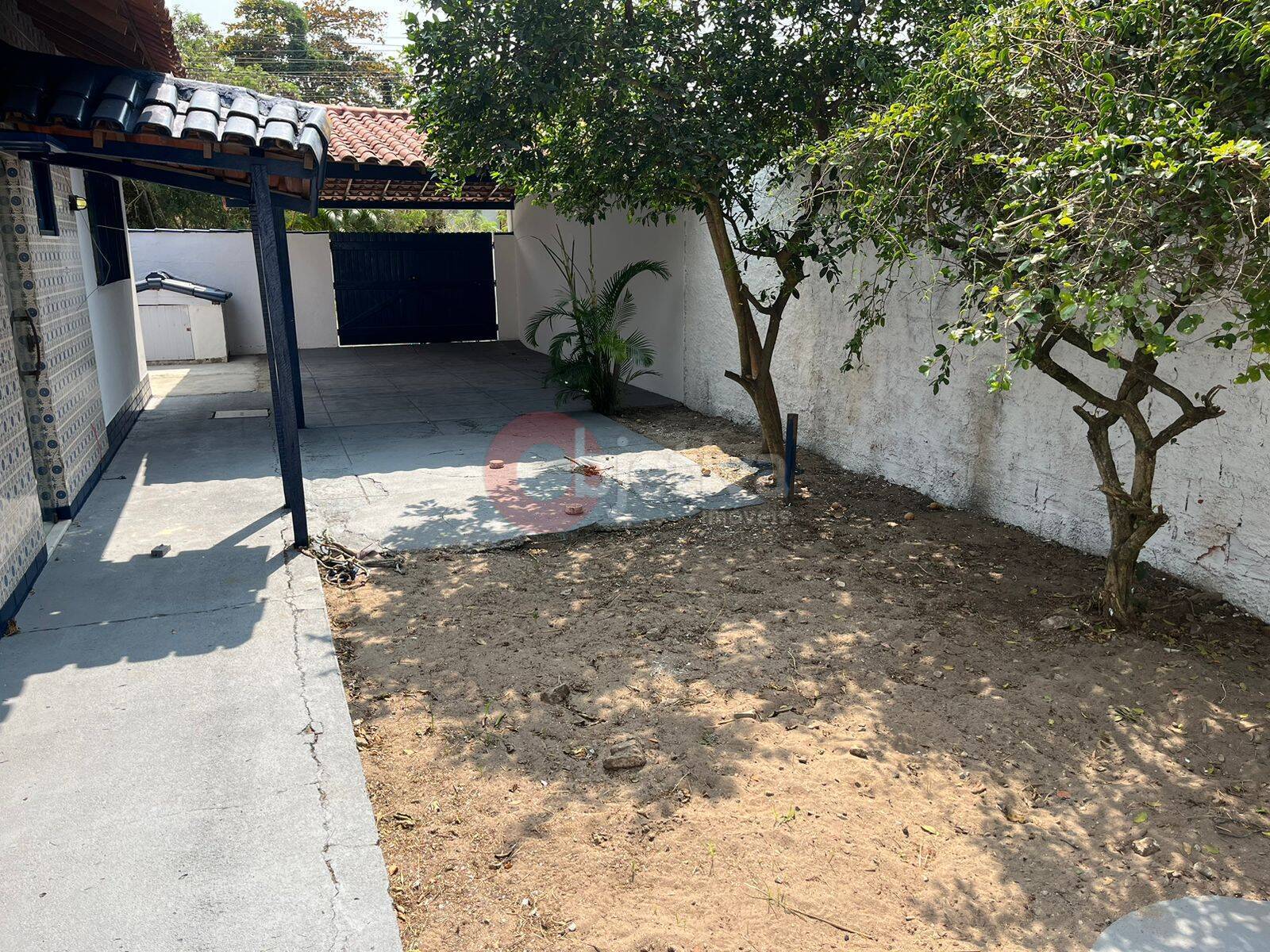 Casa à venda com 3 quartos, 400m² - Foto 1