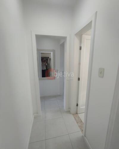 Apartamento à venda com 2 quartos, 75m² - Foto 4