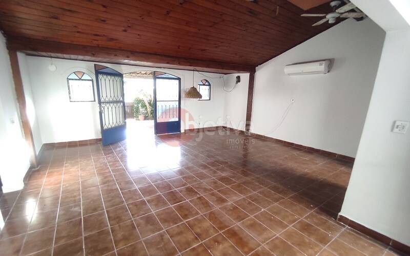 Casa de Condomínio para alugar com 3 quartos, 70m² - Foto 3