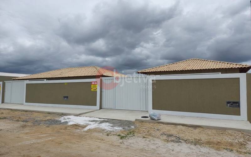 Casa à venda com 2 quartos, 70m² - Foto 2