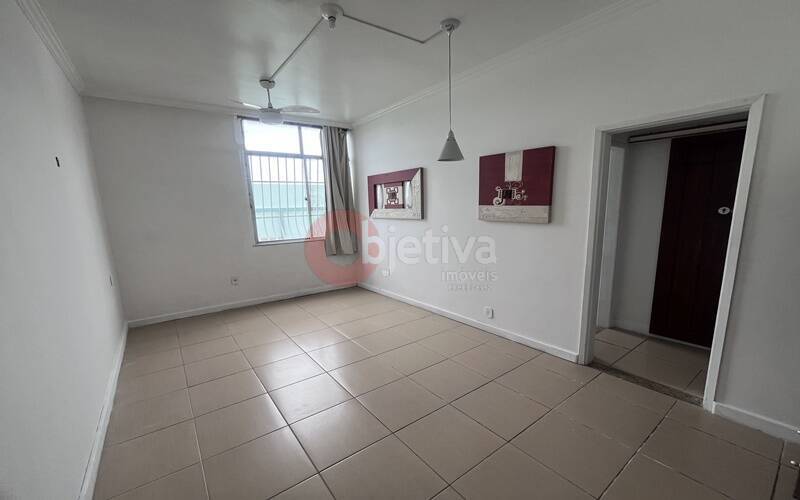 Apartamento à venda com 2 quartos, 75m² - Foto 1