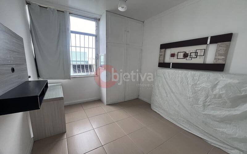 Apartamento à venda com 2 quartos, 75m² - Foto 3