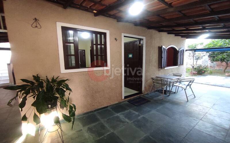 Casa para alugar com 3 quartos, 125m² - Foto 1