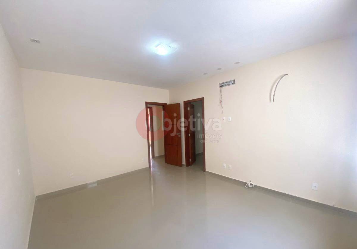 Casa à venda com 3 quartos, 300m² - Foto 12