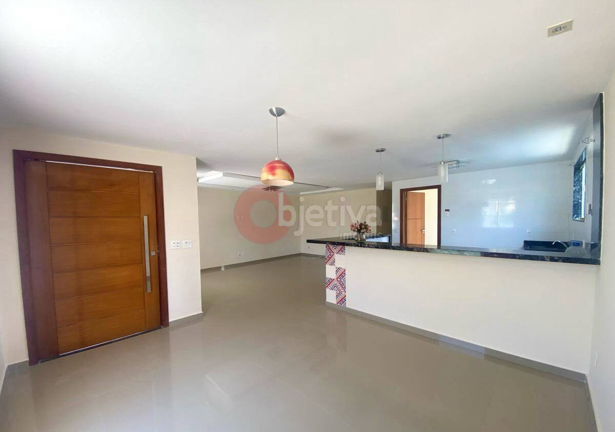 Casa à venda com 3 quartos, 300m² - Foto 7