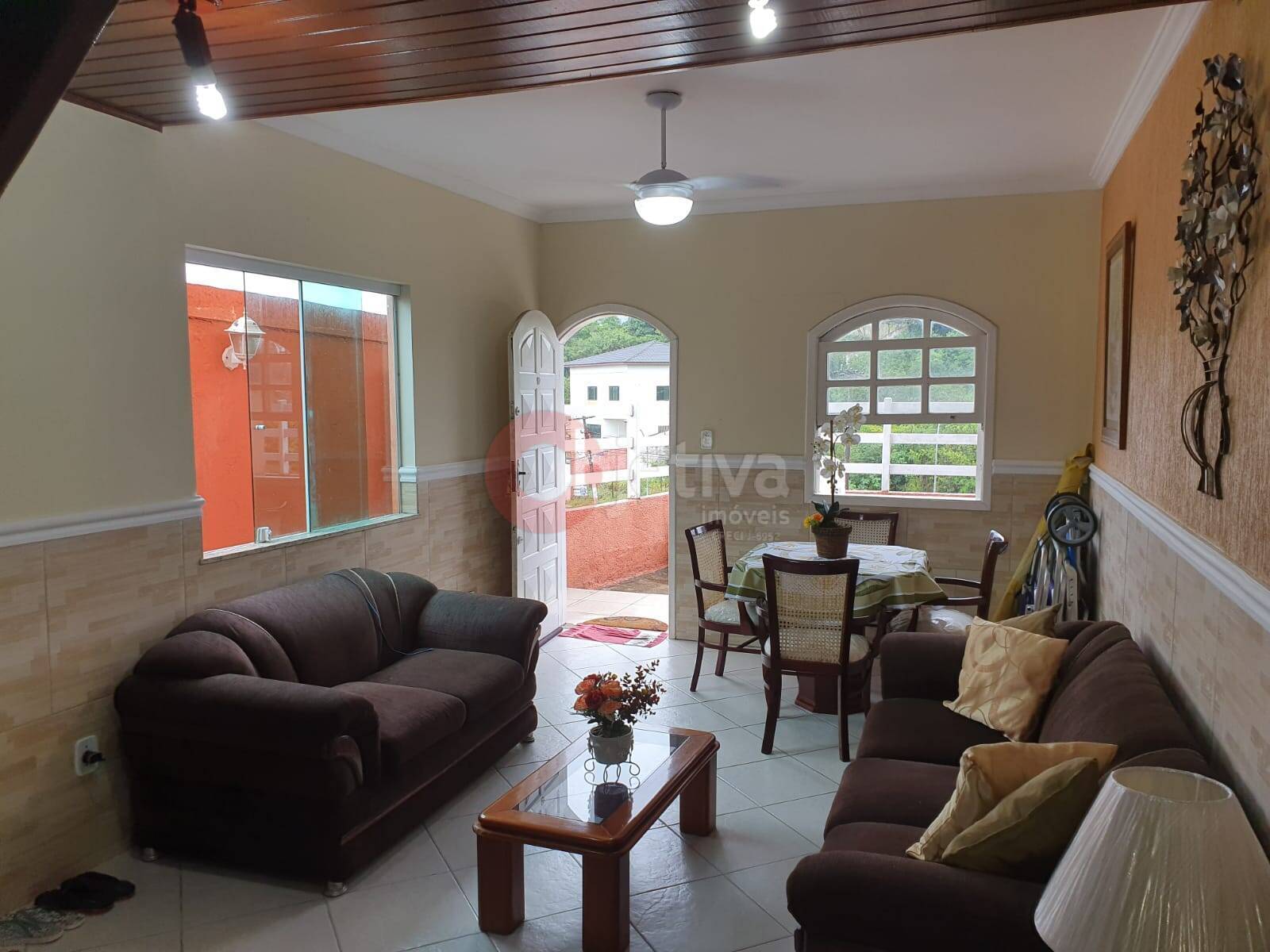 Casa de Condomínio à venda com 3 quartos, 90m² - Foto 1