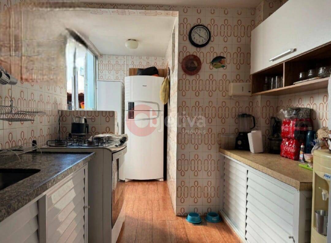 Apartamento à venda com 2 quartos, 75m² - Foto 4