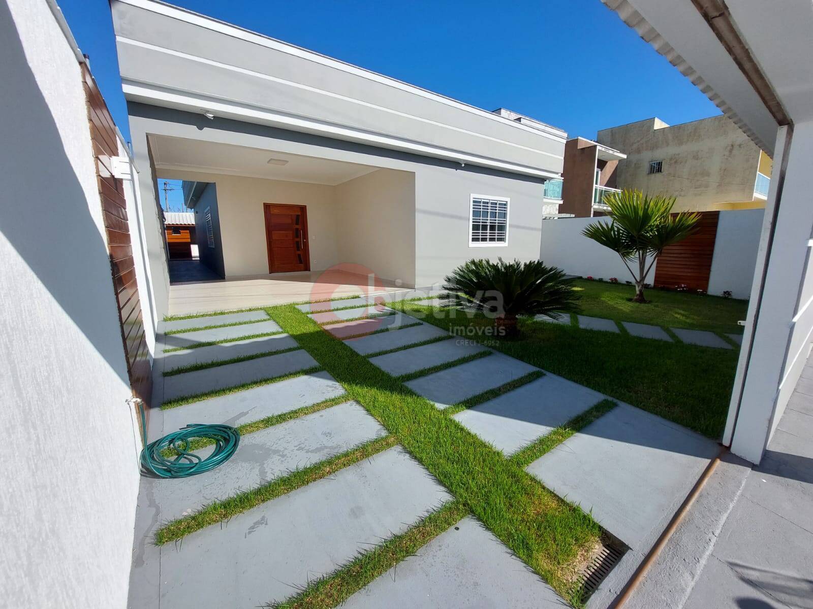 Casa à venda com 3 quartos, 360m² - Foto 1