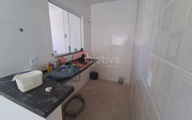 Casa à venda com 2 quartos, 65m² - Foto 12